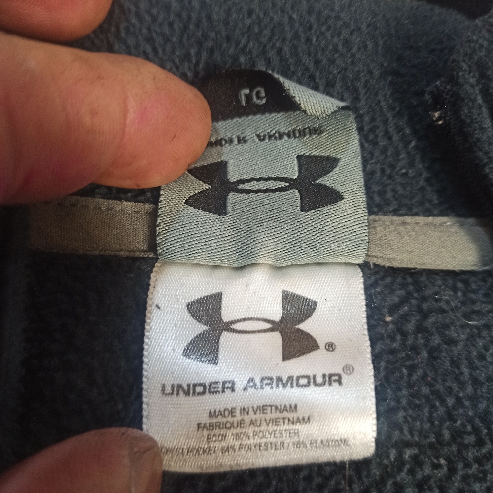 Under Armour Black and Gray Pullover Sweatshirt. Size Large - Picture 10 of 14